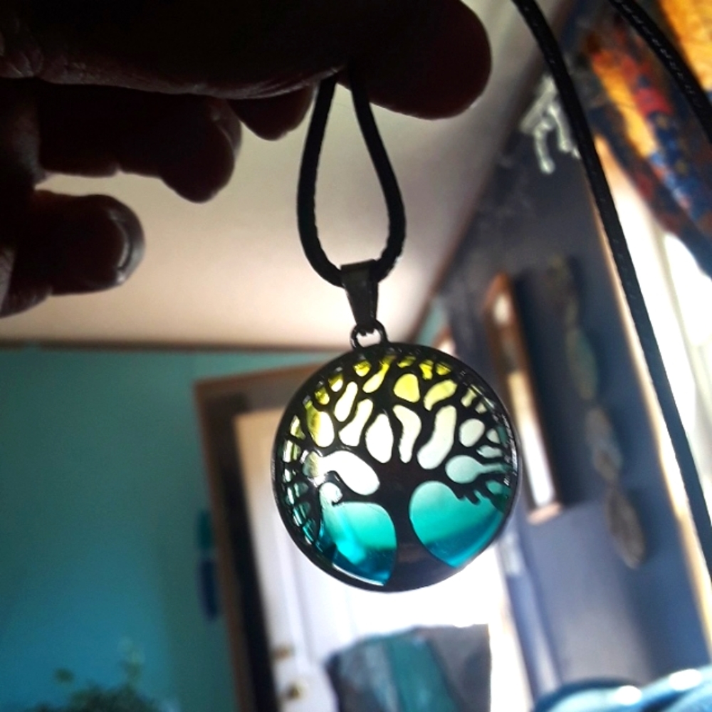 TREE OF LIFE NECKLACE NEW